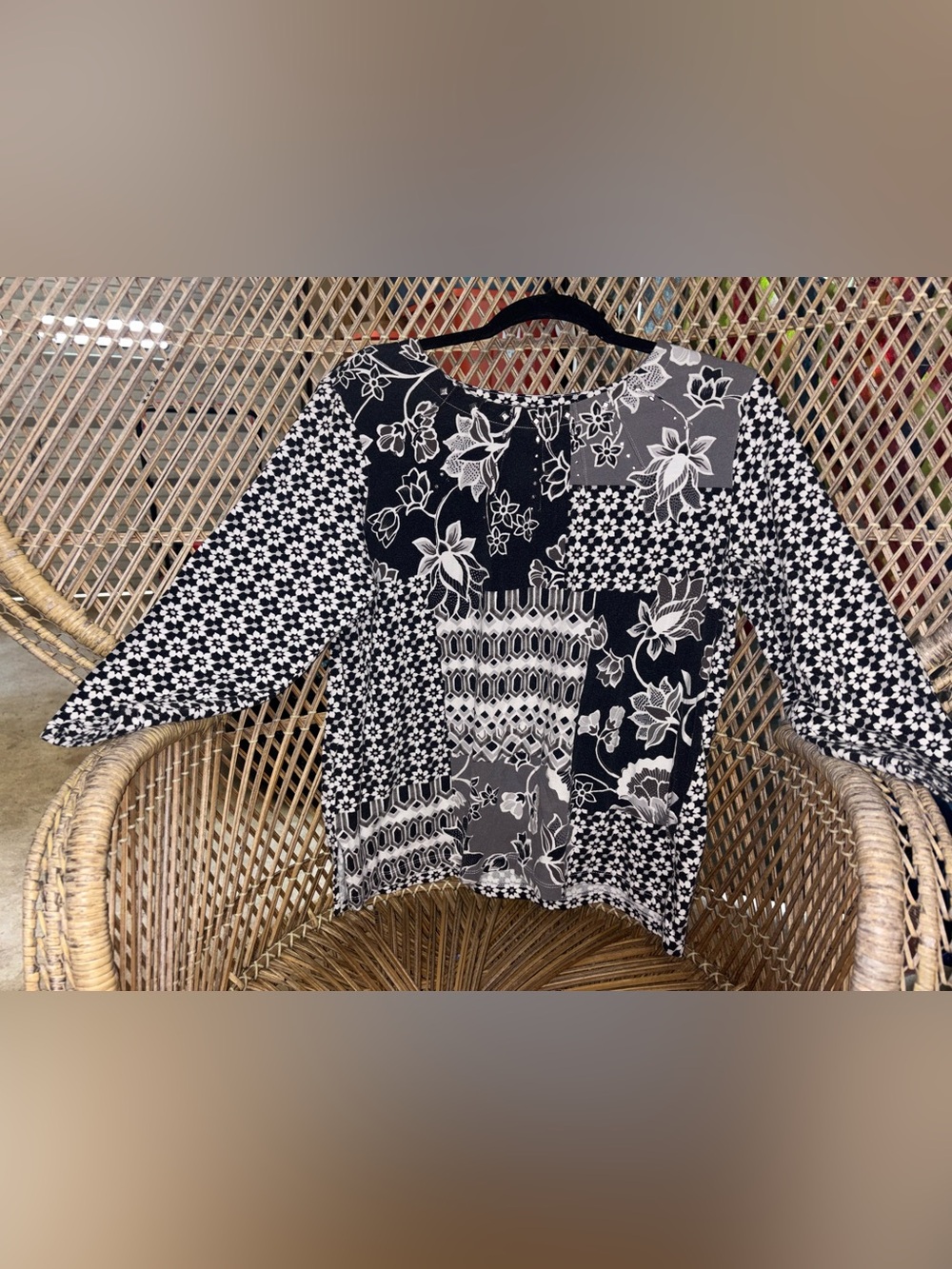 Alfred Dunner Black & White Patchwork Floral Short Sleeve Top